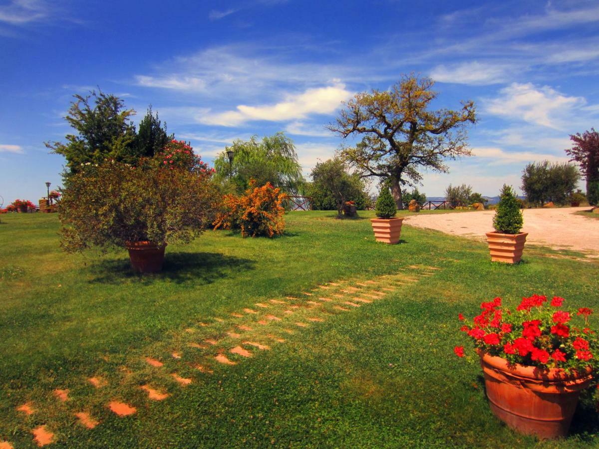 Casale Giacomini Bed & Breakfast Manciano Exterior photo